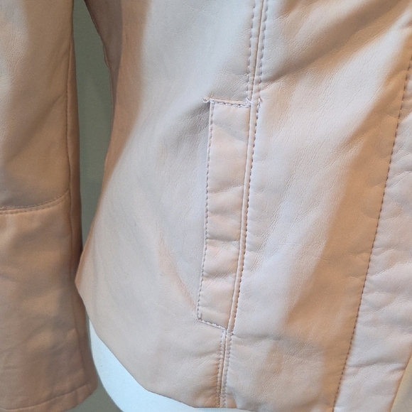 Therapy Cream Faux Leather Jacket Slim Fit Round Neck Women's Size Medium - Picture 6 of 12